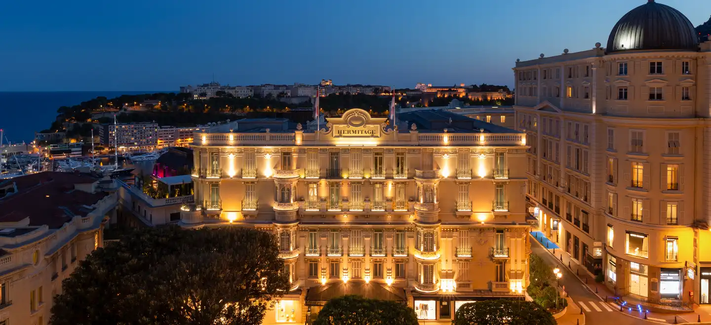 hotel-hermitage -façade-de-nuit-